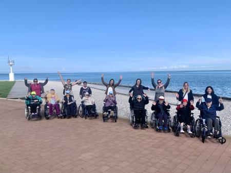 Na sprehodu z varovanci Doma upokojencev Izola 